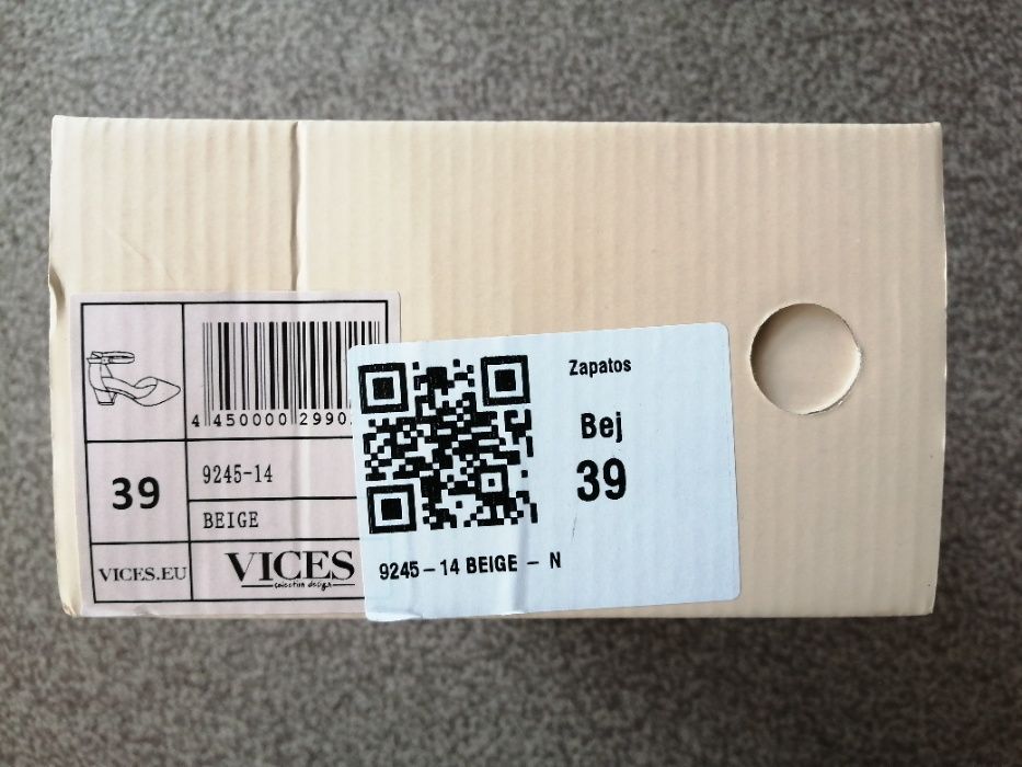 Продавам дамски обувки, налични в два цвята