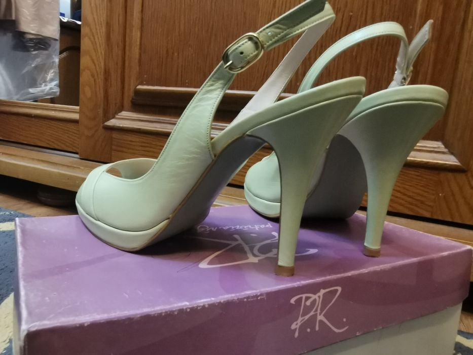 Pantofi, ghete, sandale