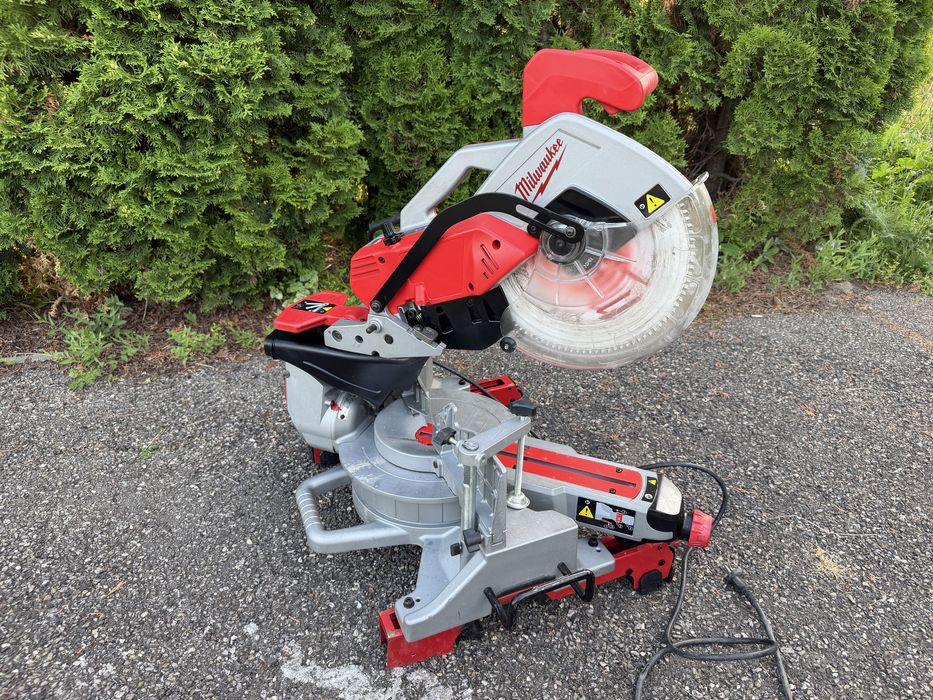 Fierastrau Circular Milwaukee Cu dubla inclinatie MS 304 DB