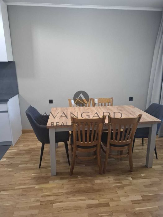 оф.23764 Луксозен четиристаен/ Център