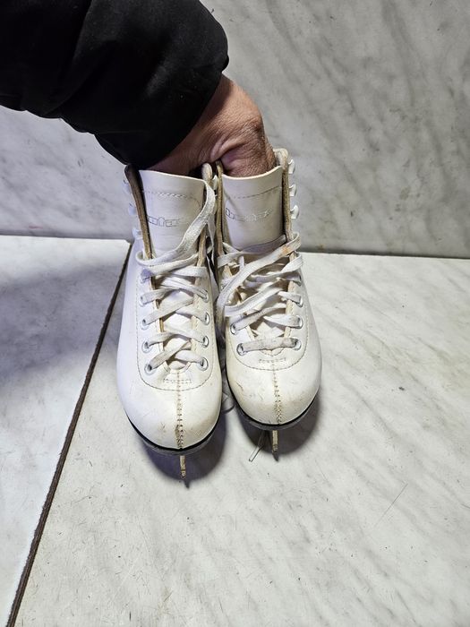 Patine gheata 114 patinaj artistic   marime  28 ( 18  cm)