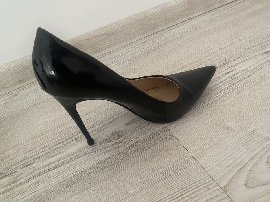Pantofi toc negrii