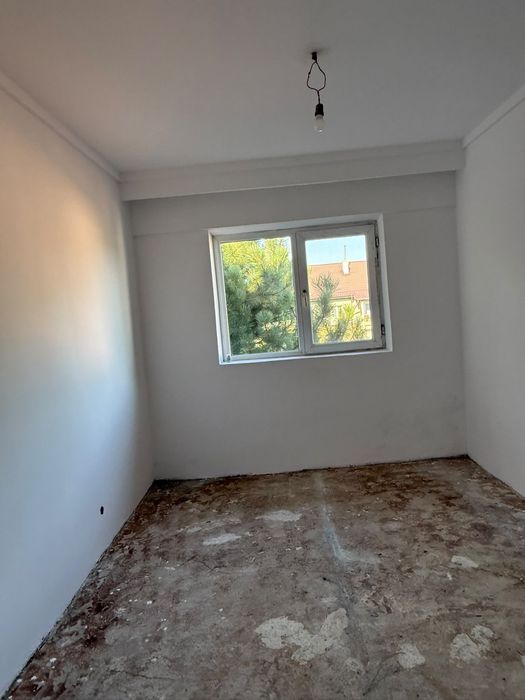 Proprietar: Apartament 102 mp, 4 camere, Etaj 2, 2 băi, 2 balcoane + Boxă – Balotești, lângă DN1 (În plină renovare)