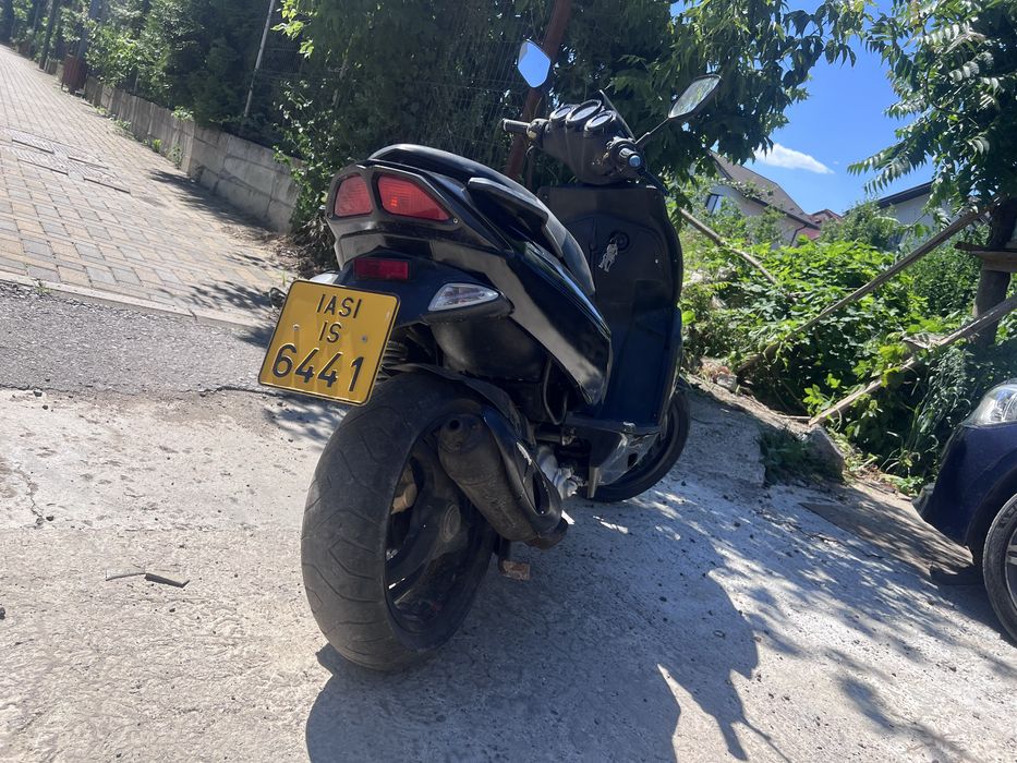 Malaguti F12R Phantom scuter 50cc