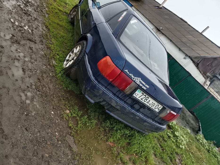 Продам Ауди 80 б4 инжектор