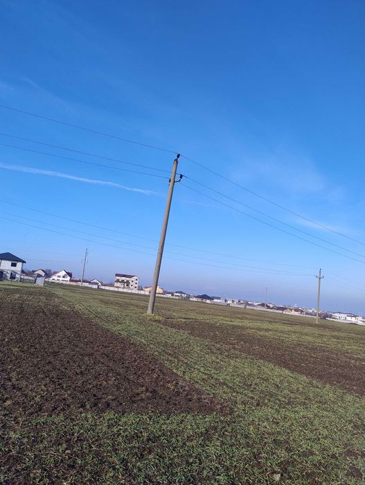 Vând teren excelent intravilan