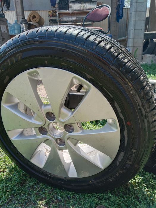 Продам от Киа оригинал почти новый