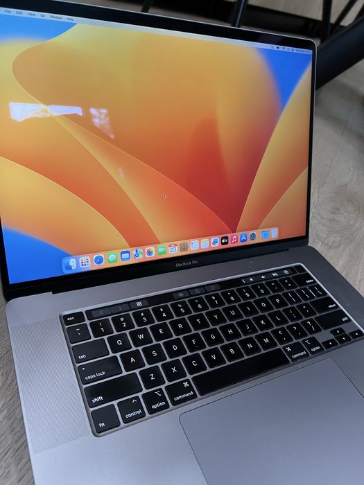Продам Macbook Pro 16 (2019, ОЗУ 16)