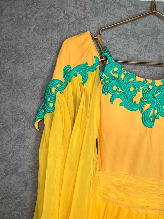 Платье спортивно - бальное