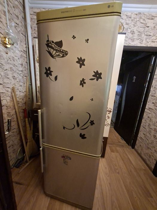 Холодильник Lg!!