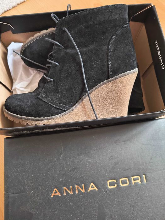 Botine ghete  piele întoarsă naturala