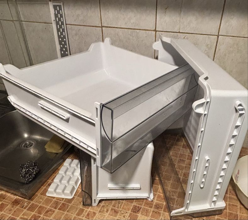 Vand frigider URGENT