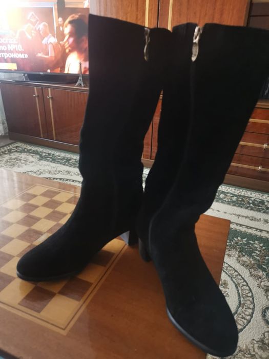 Продам сапоги замшевые