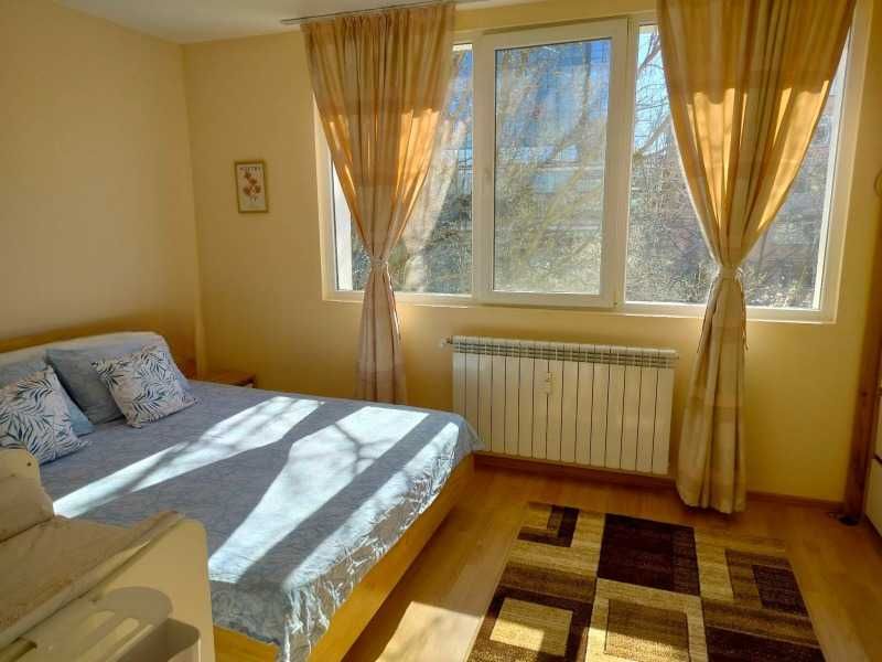 Дава се под наем Тристаен апартамент в София, Изток - 84 кв.м за 887.4 € - Снимка #4