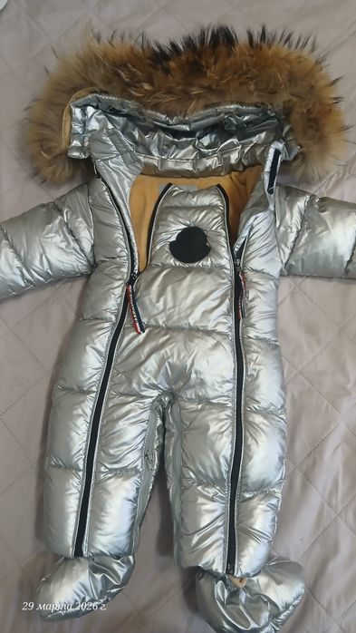 Продам детский зимний комбинезон