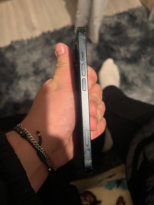 Vand/schimb iphone 14 simplu