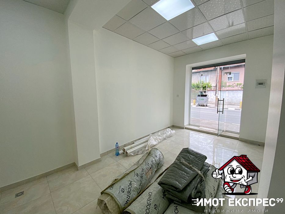 Дава се под наем Магазин в Асеновград - 27 кв.м за 199.41 € - Снимка #1