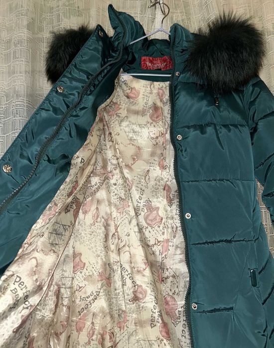 Зимняя куртка изумрудного цвета