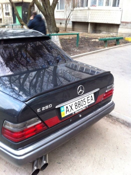 Бампер Мерседес 124 ешка спойлер обвес w124
