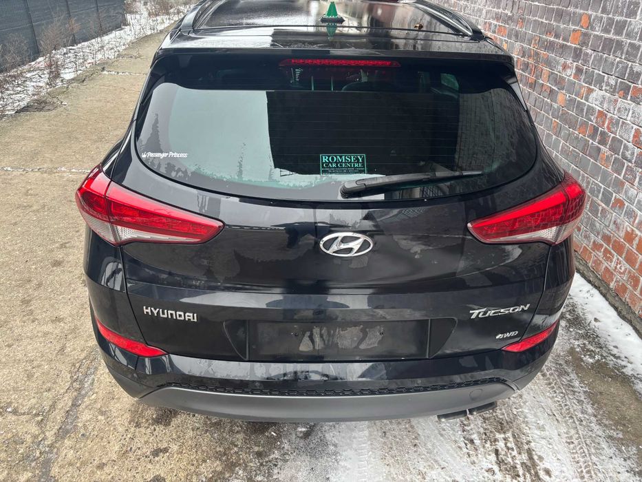 stop dreapta si piese hyundai tucson 2016 din dezmembrari