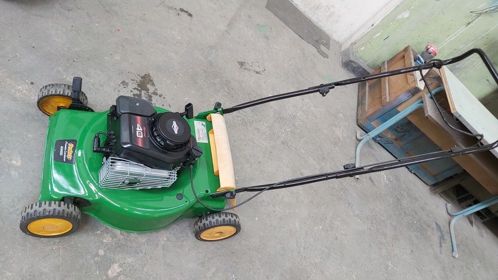 Бензинова косачка