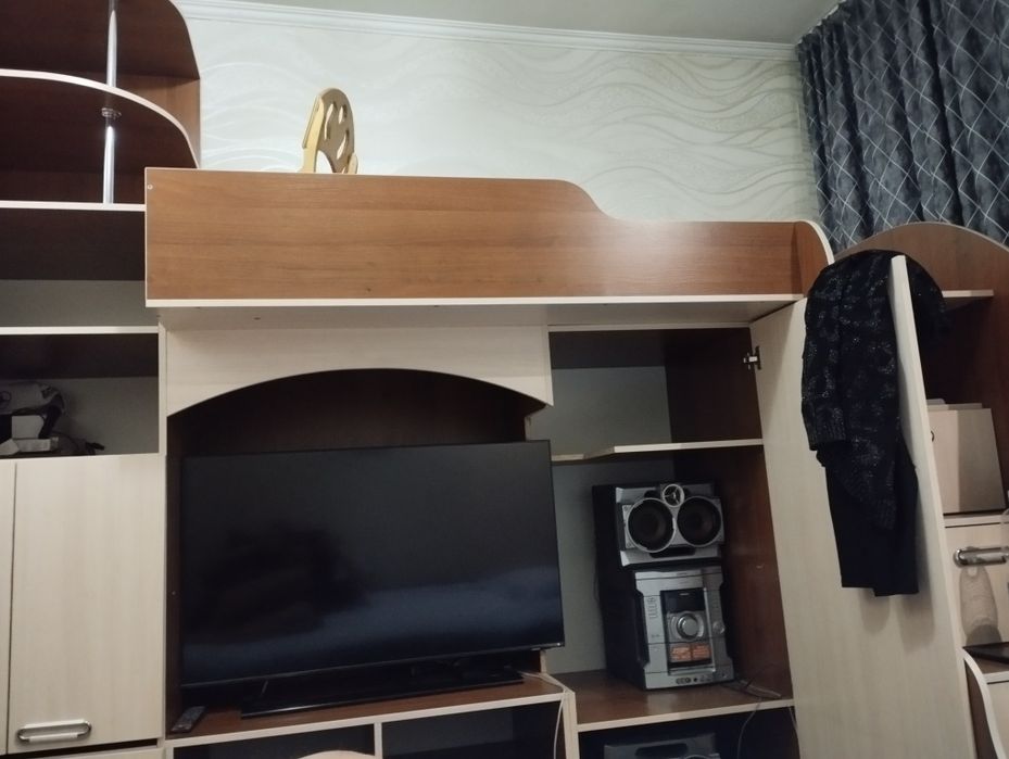 Продам.Спальный  детский гарнитур.