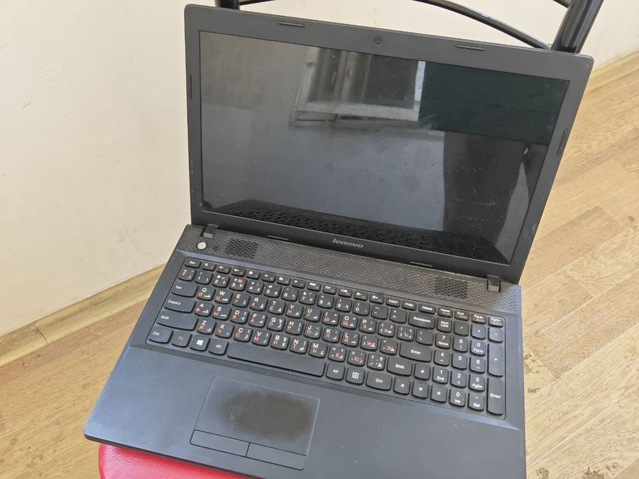 Notebook lenevo chotki ishledi studentlarga bolovradi