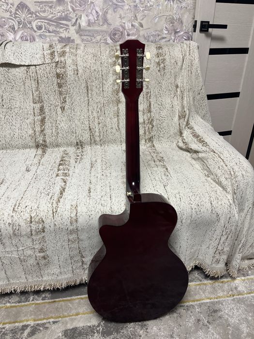 Гитара акустическая