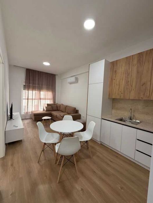 Продава се Двустаен апартамент в София, Витоша - 75 кв.м за 1987 €/кв.м - Снимка #2