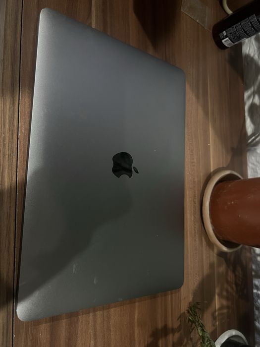 Ноут Macbook 13pro