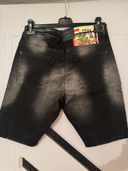 Blugi scurti Dsquared2 marimea 32
