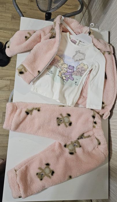 Теплая тройка новая на годик