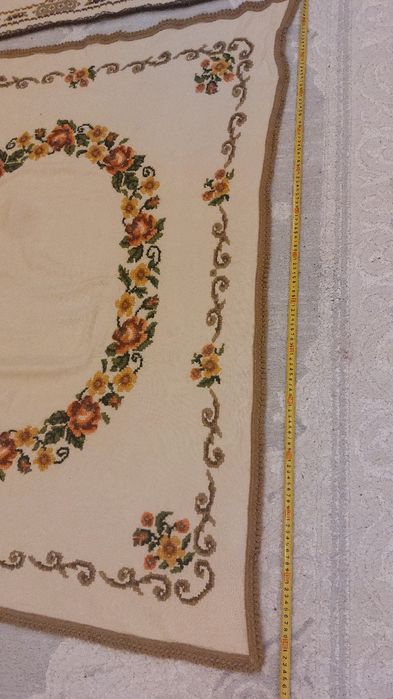 Fata de masa cusuta manual,tradițională