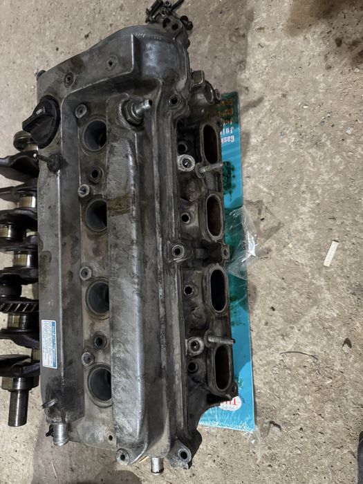 Головка и распредвал на камри 2.4