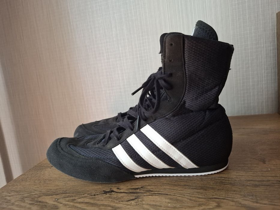Adidas боксови обувки 42 номер.