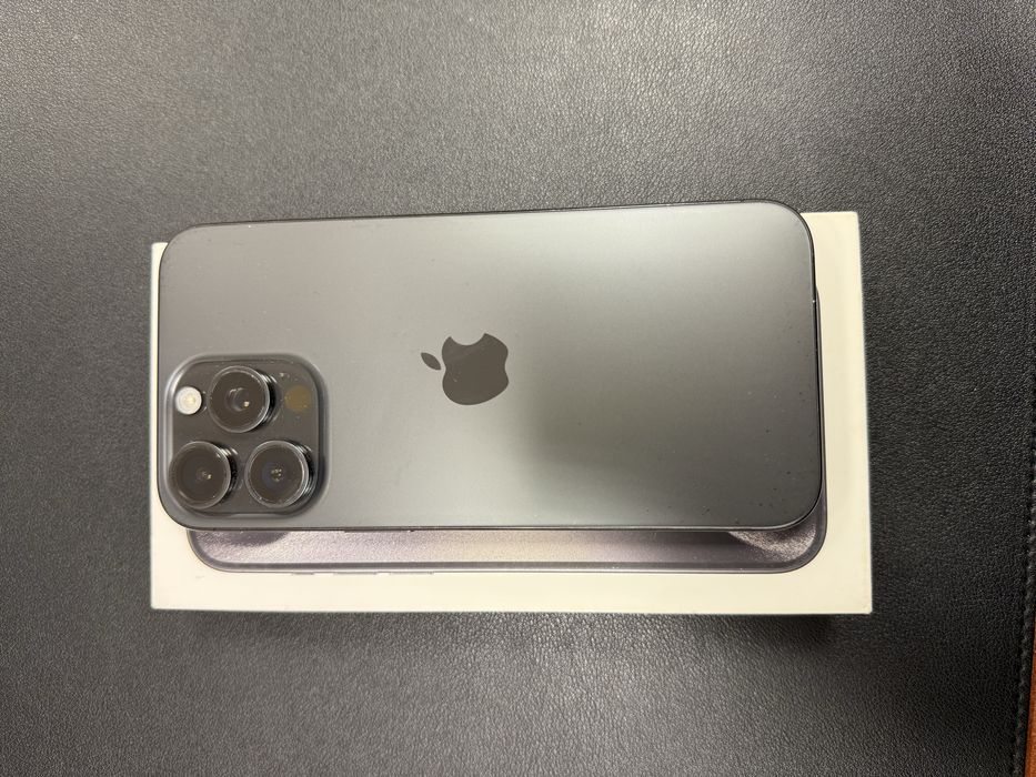 iPhone 15 pro max 256 gb black titanium