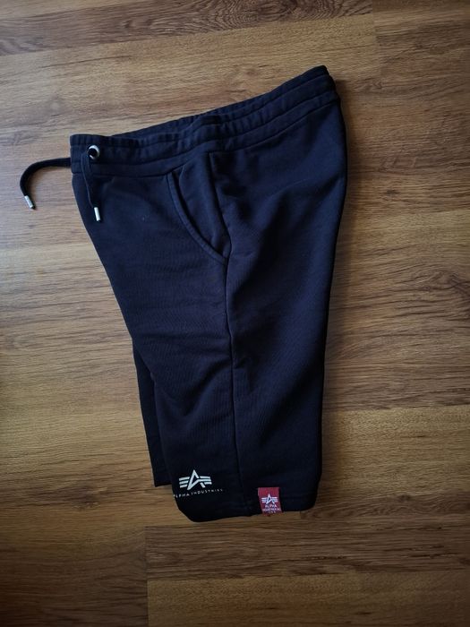 Alpha Industries мъжки къси панталонки M размер.