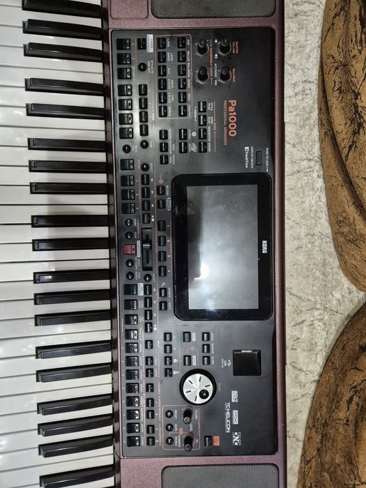 Продаётся синтезатор Korg pa 1000