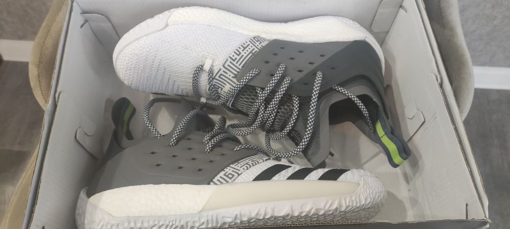 Кроссовки Adidas