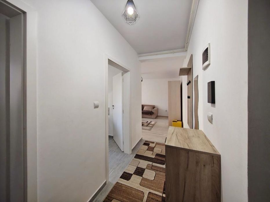 Inchiriez apartament cu o camera decomandat 38mp Giroc