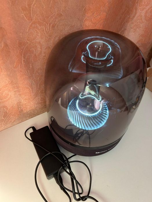 • HARMAN KARDON • Aura 2 •