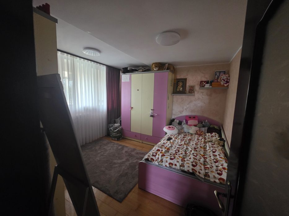 Apartament 3 camere 72mp2 et 2,loc de parcare proprietate