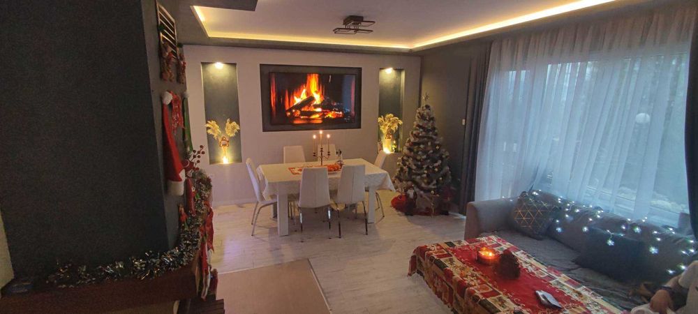 Продавам двуетажна къща