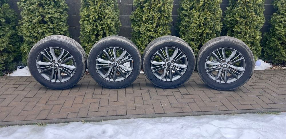 Set 4 roți originale Hyundai – jante aliaj R17 + anvelope vară.