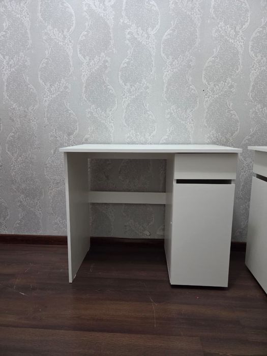 Продам шкаф,письменный стол детский