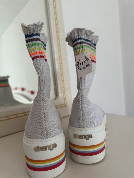 Кроссовки новые с этикеткой