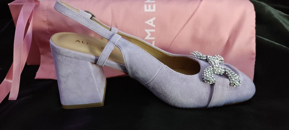 Продавам сандали