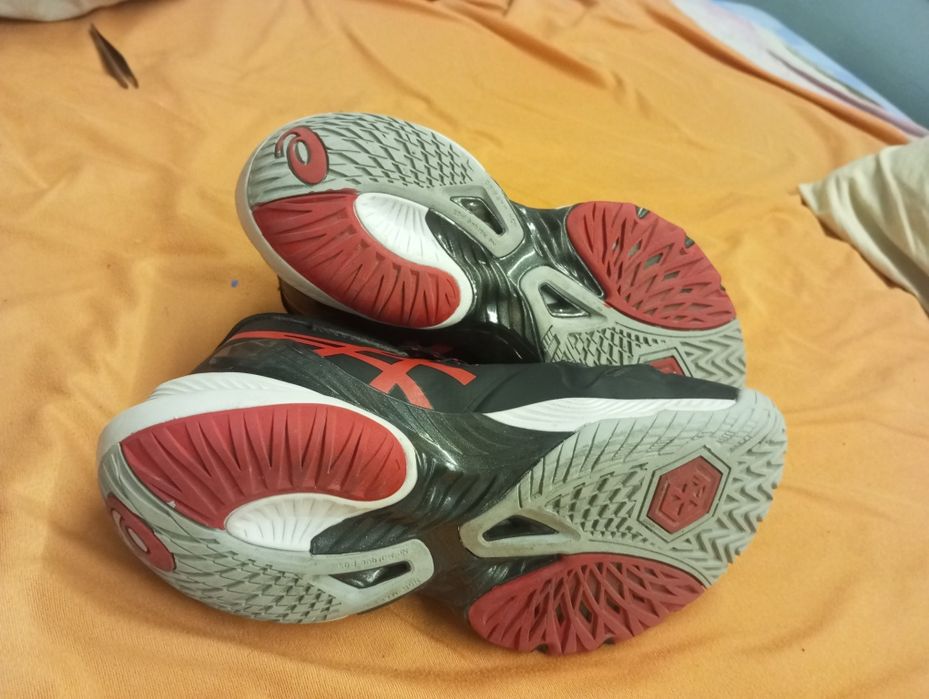 Продам кросовки срочно