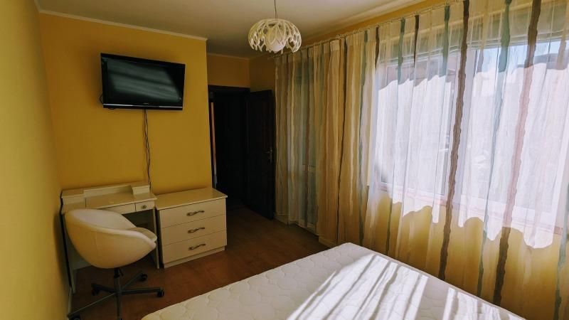 Дава се под наем Тристаен апартамент в Пловдив, Център - 76 кв.м за 650 € - Снимка #6