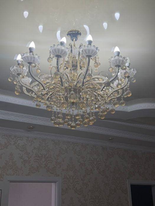 Продам люстра  оригинал